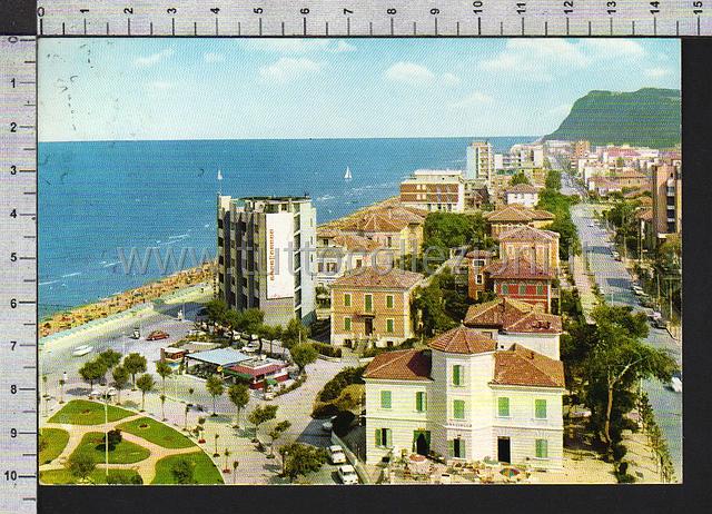 Collezionismo di cartoline postali